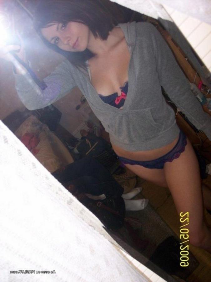 9P Collection of an amateur chick flashing her tits