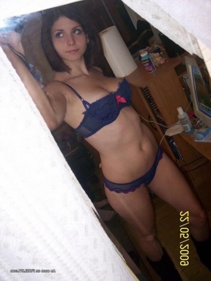 9P Collection of an amateur chick flashing her tits