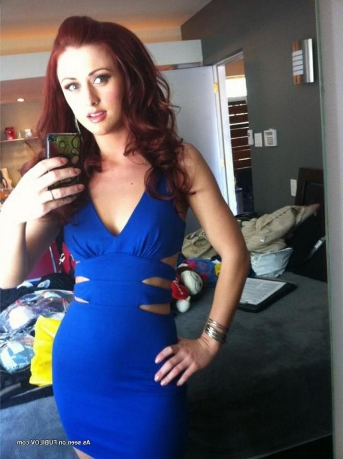 9P Collection of an amateur naughty babe displaying her body