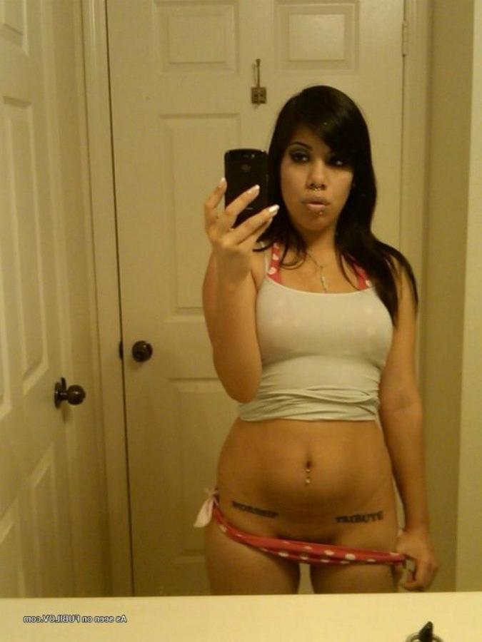 9P Amateur inked chick posing naked in the bathroom