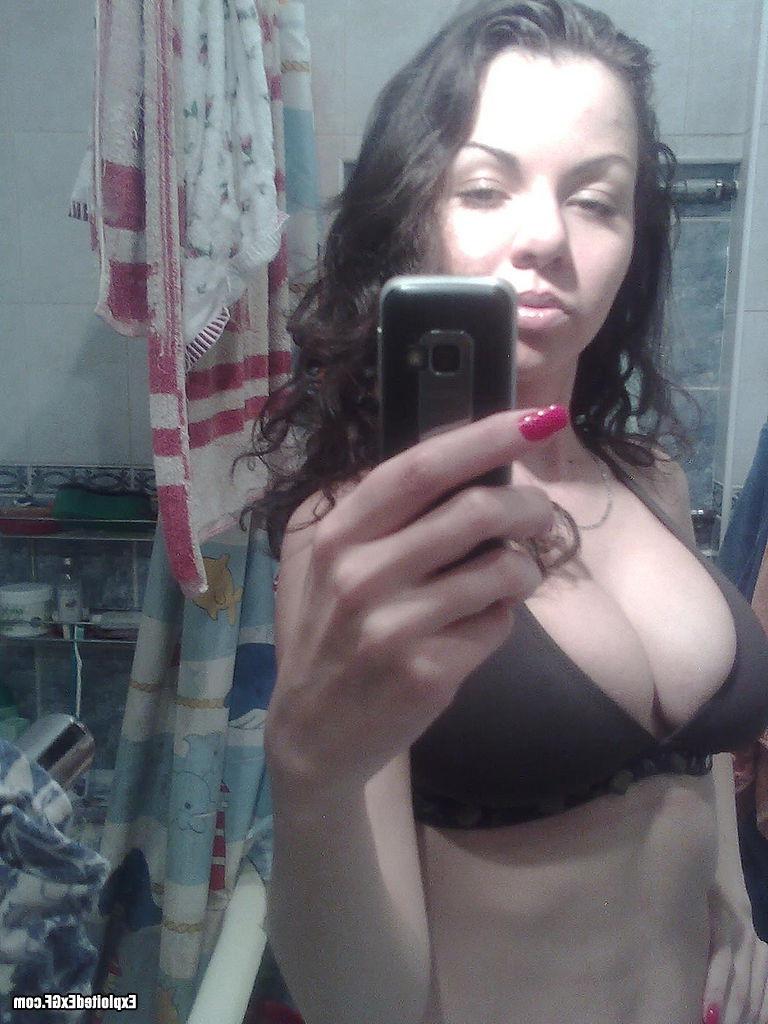 15P Sexy amateur chick shooting her self in bathroom
