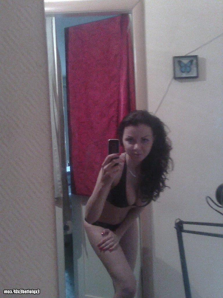 15P Sexy amateur chick shooting her self in bathroom