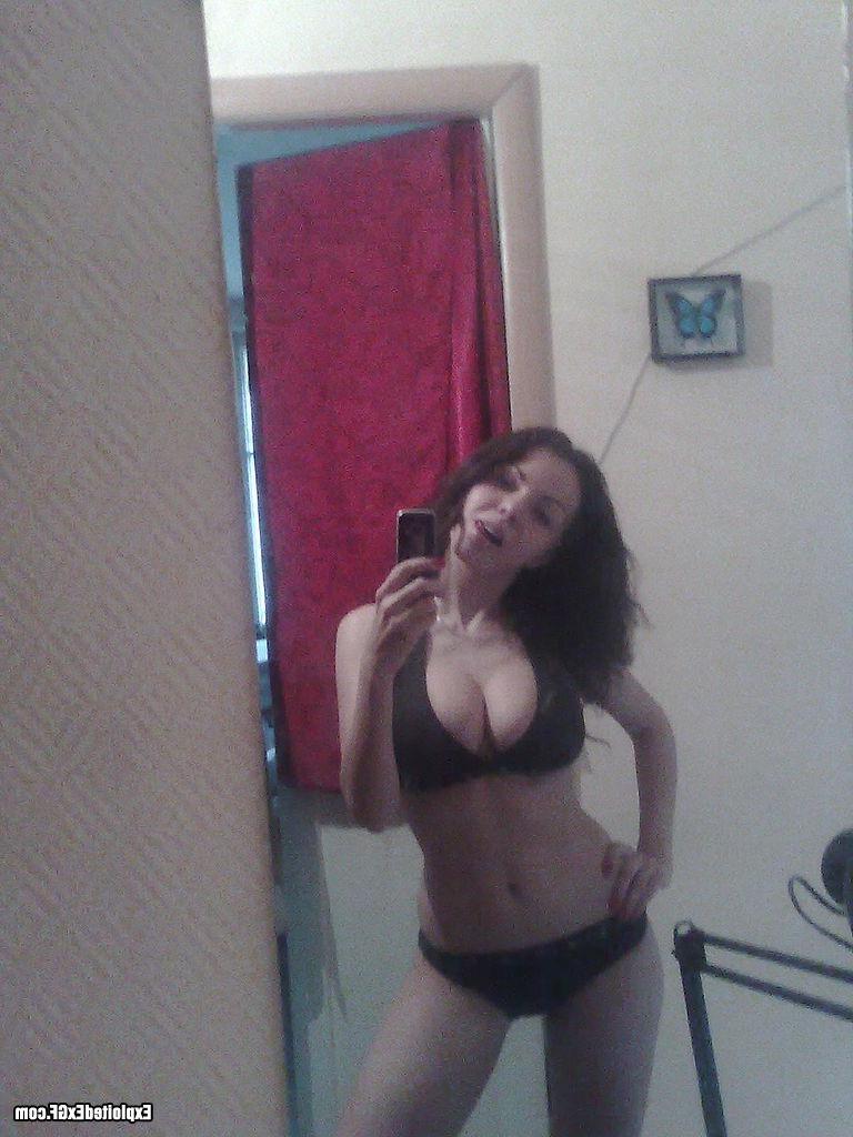 15P Sexy amateur chick shooting her self in bathroom