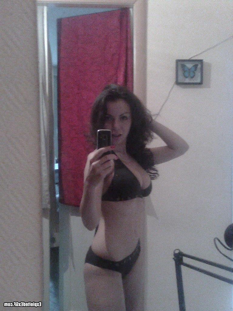 15P Sexy amateur chick shooting her self in bathroom