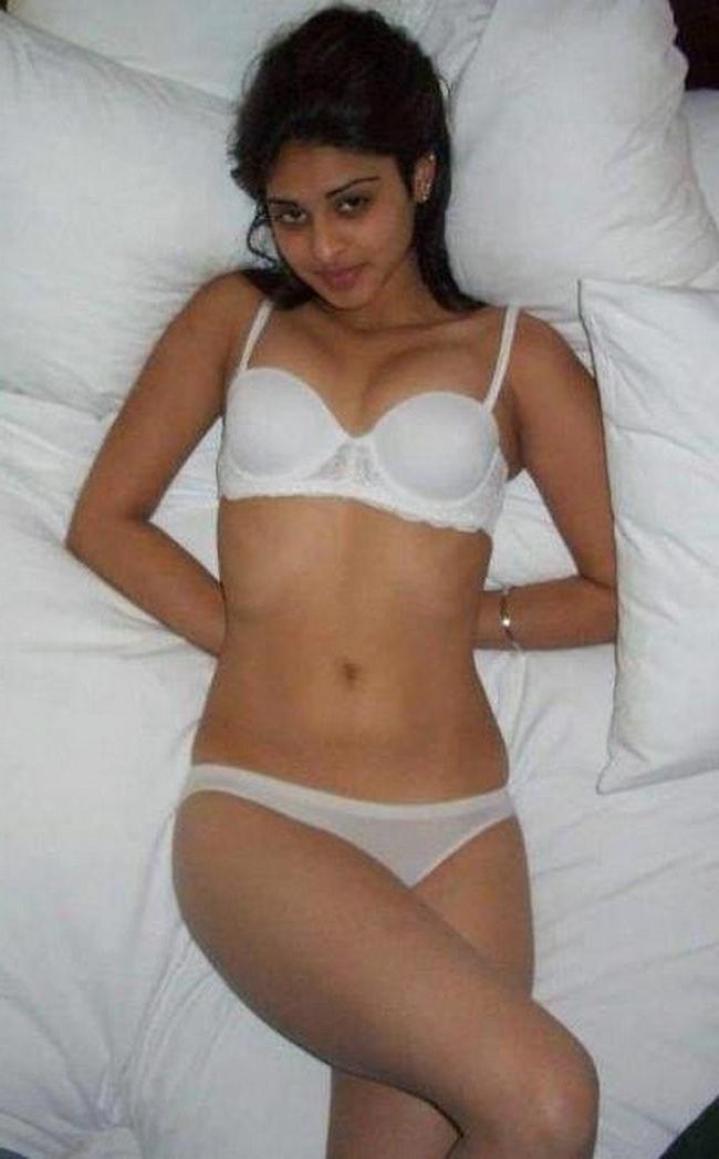 12P Indian gfs get naked and have nasty sex