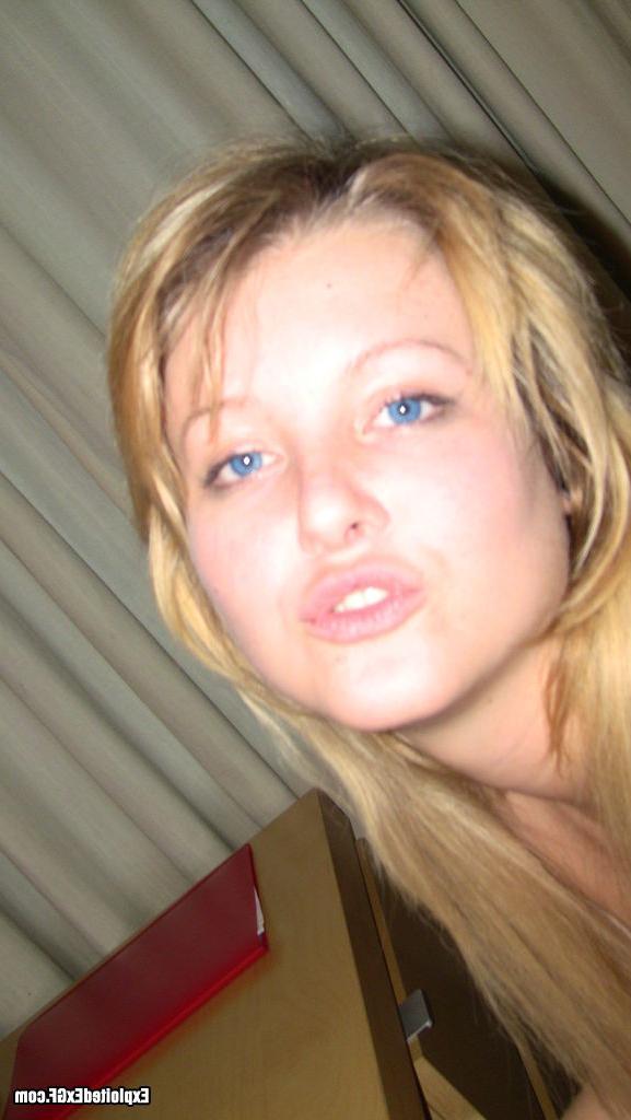 15P Amateur chick showing her sweet panties