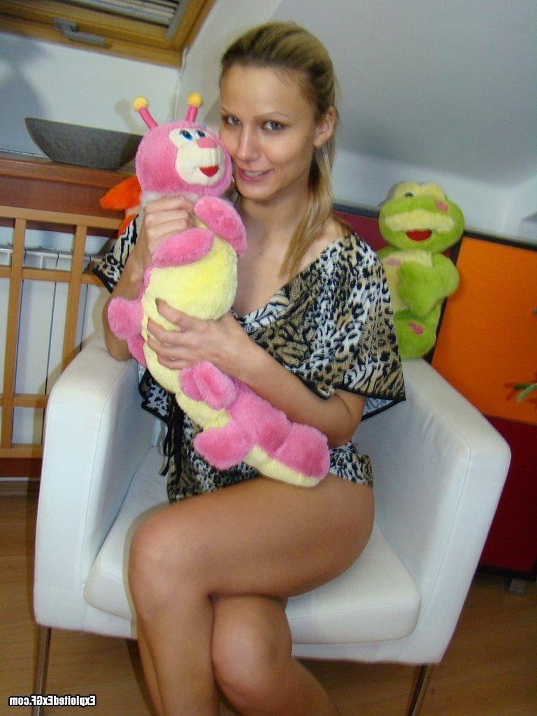 15P Sexy tiny teen spreading her perfect pussy