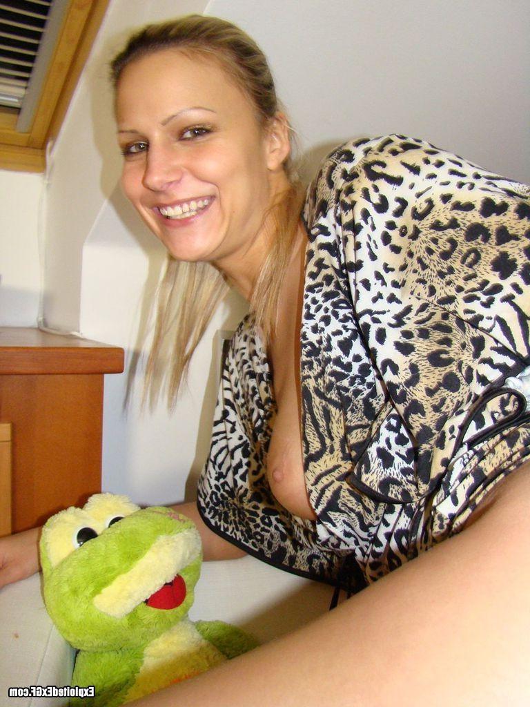 15P Sexy tiny teen spreading her perfect pussy