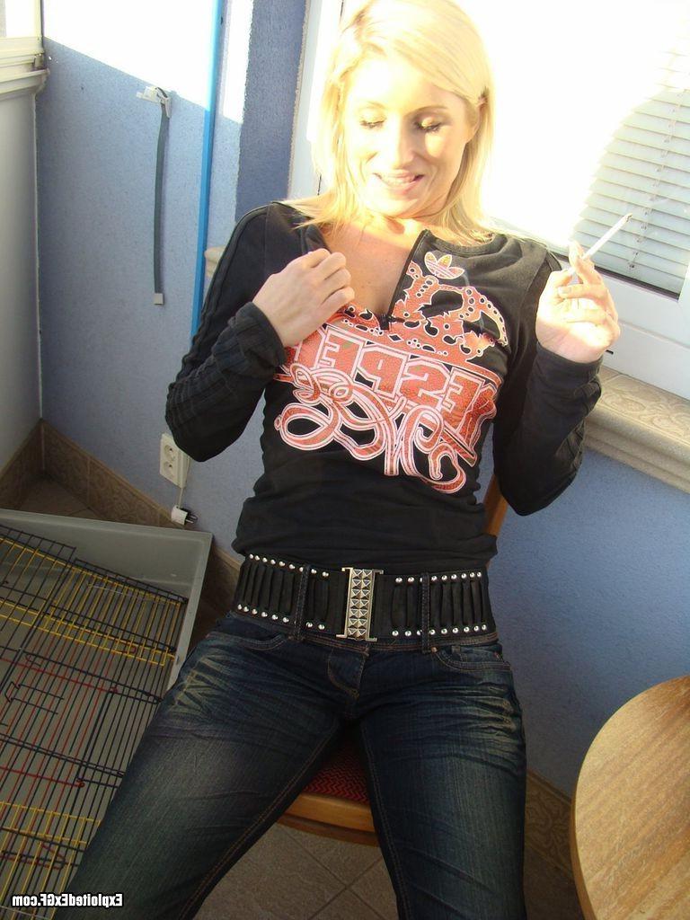 15P Sexy tiny teen showing tits and pussy on her balcon