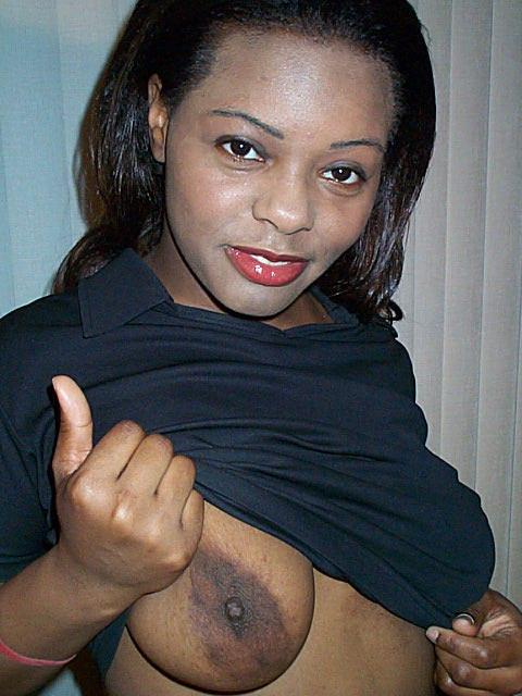 15P Thick ass black girls undressing and posing