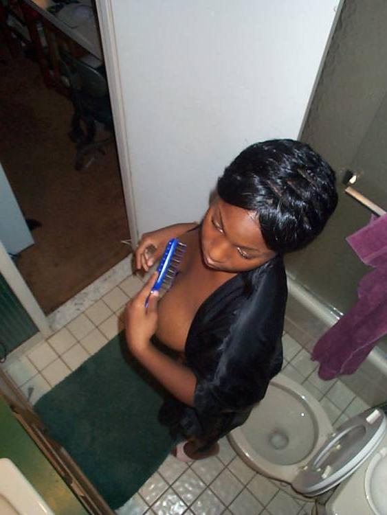 15P Thick ass black girls undressing and posing