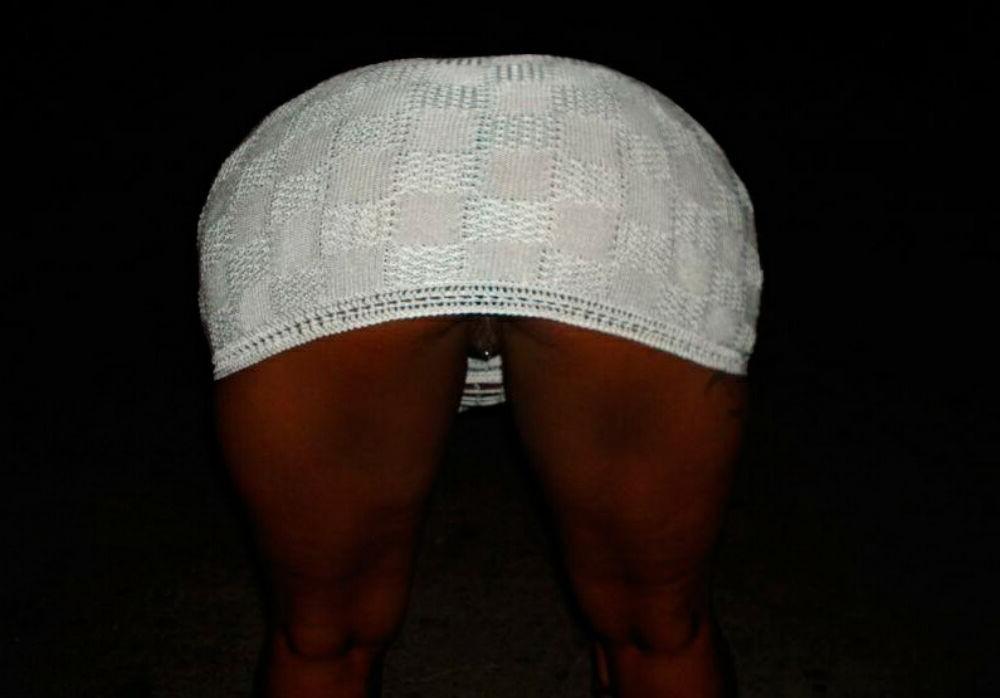 15P Thick ass black girls undressing and posing 22