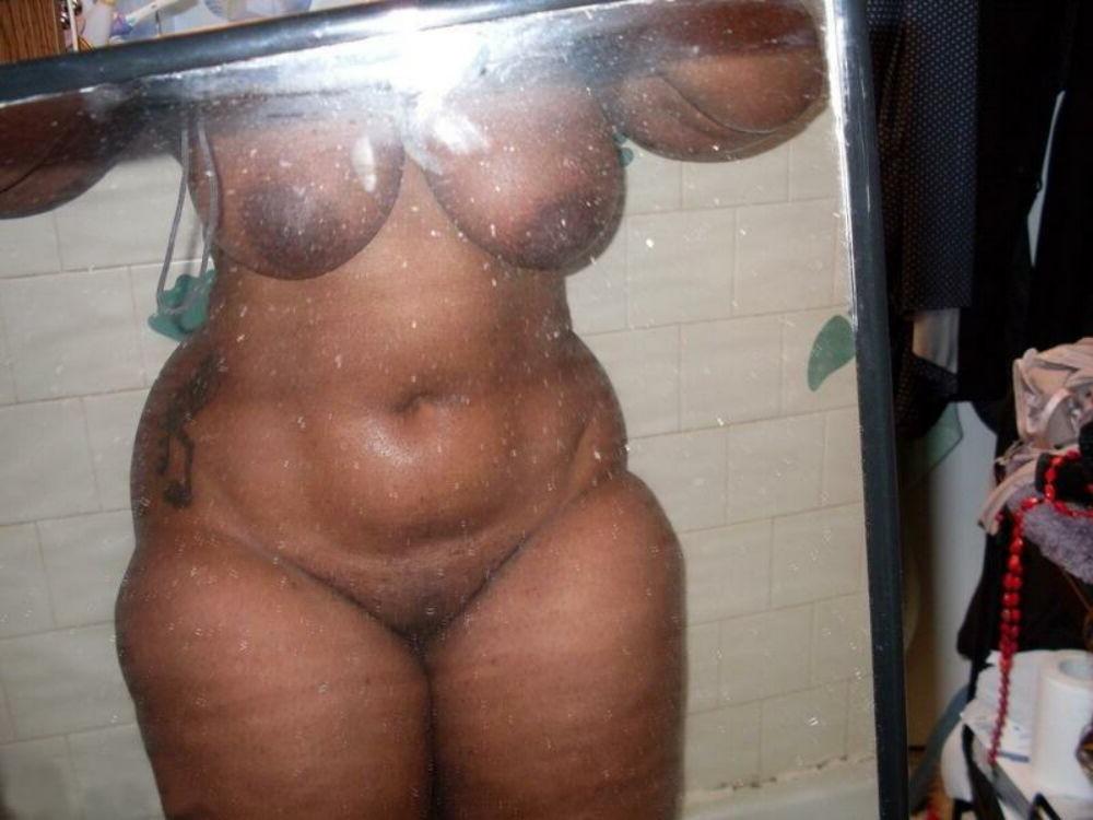 15P Thick ass black girls undressing and posing 22