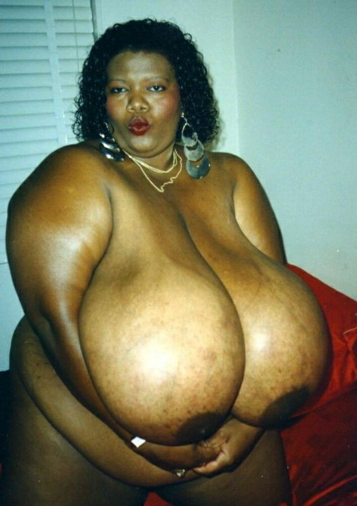 15P Thick ass black girls undressing and posing 14