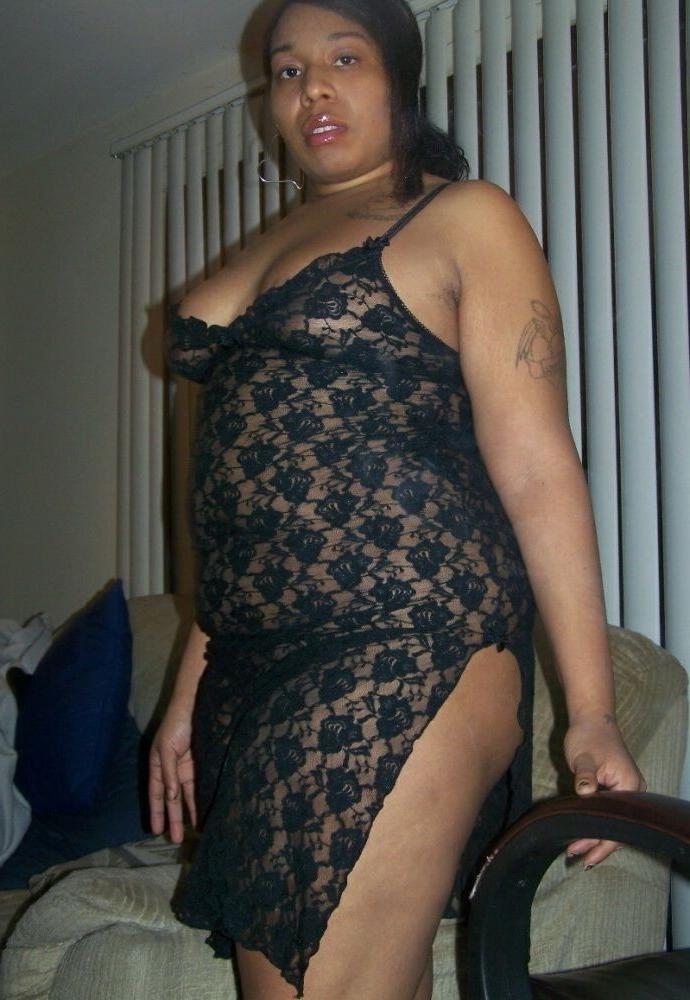 15P Thick ass black girls undressing and posing 20