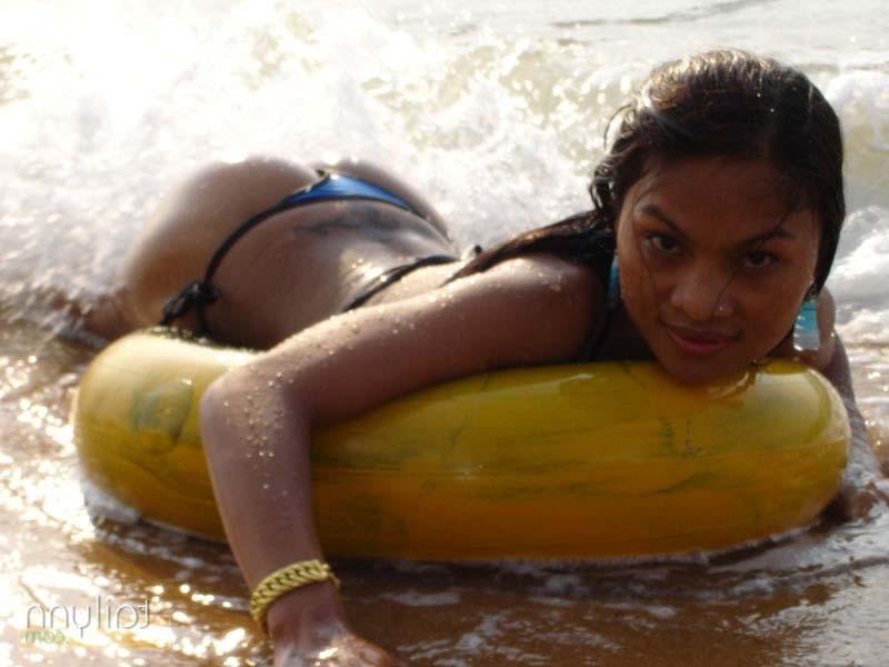 15P Sexy glamour babe Tailynn at the beach having fun