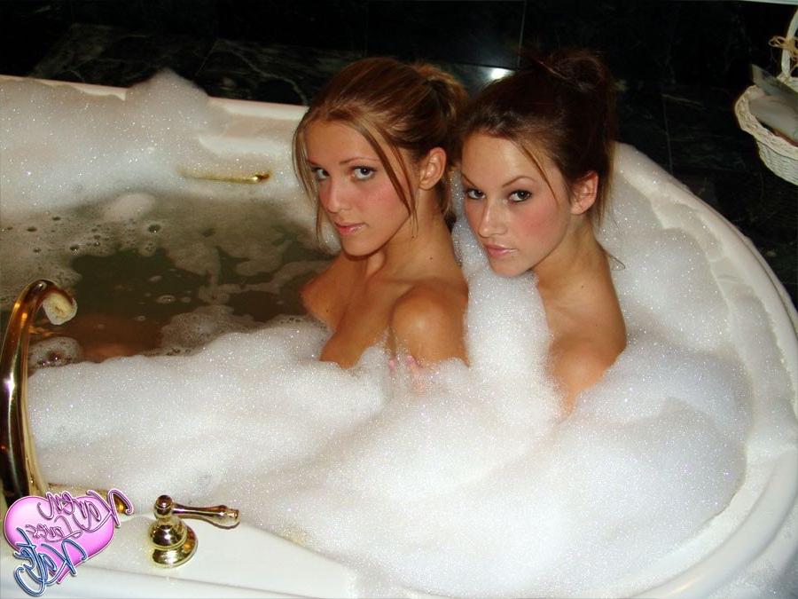 12P Karen &amp;amp; Kate have a bubble bath