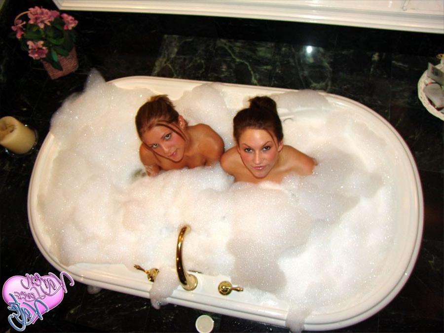 12P Karen &amp;amp; Kate have a bubble bath