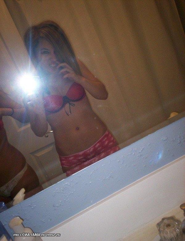 16P Sexy girlfriends camwhoring in the bathroom