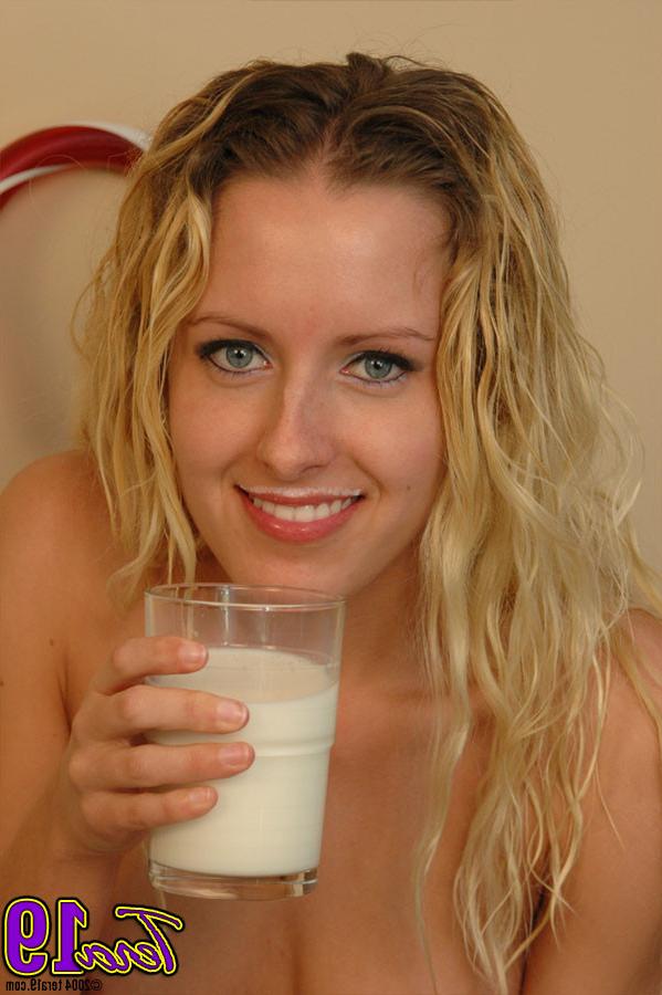 12P Christmas Cookies &amp;amp; Milk