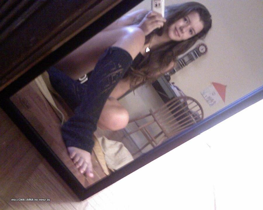 15P Various girlfriends self-shooting in front of the mirror