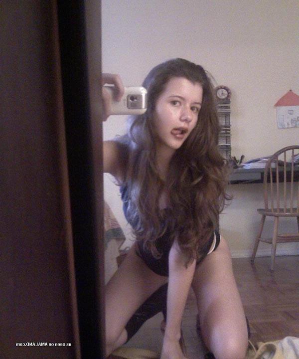 15P Various girlfriends self-shooting in front of the mirror