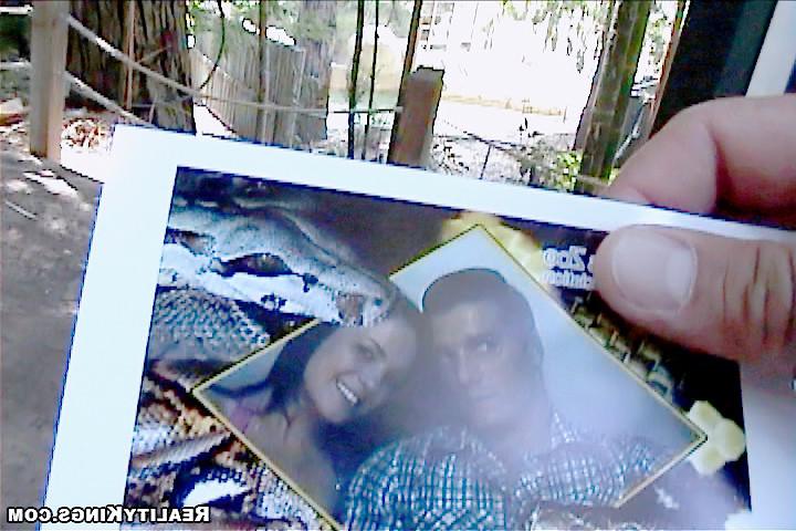 12P I met horny babe stephanie at the zoo and had her suck my cock by the bathroom i