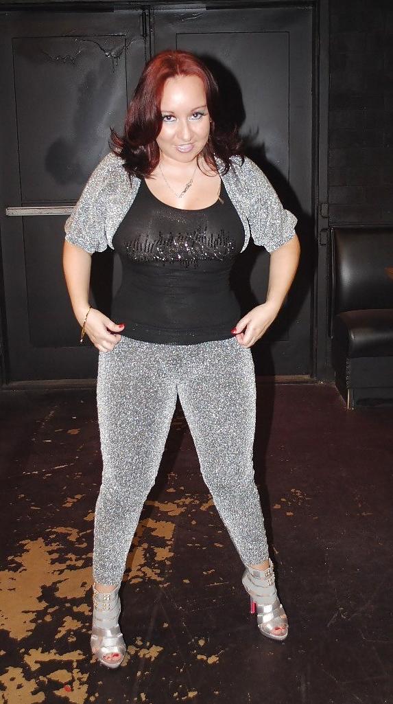 12P Very Sexy Young Red Head Milf 