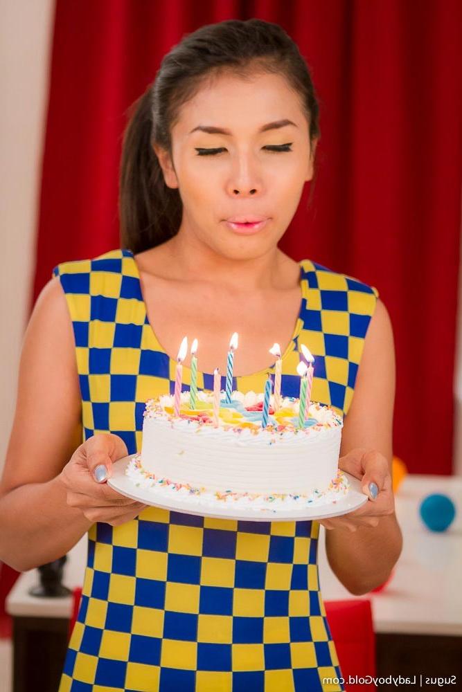 16P Ladyboy hot birthday party