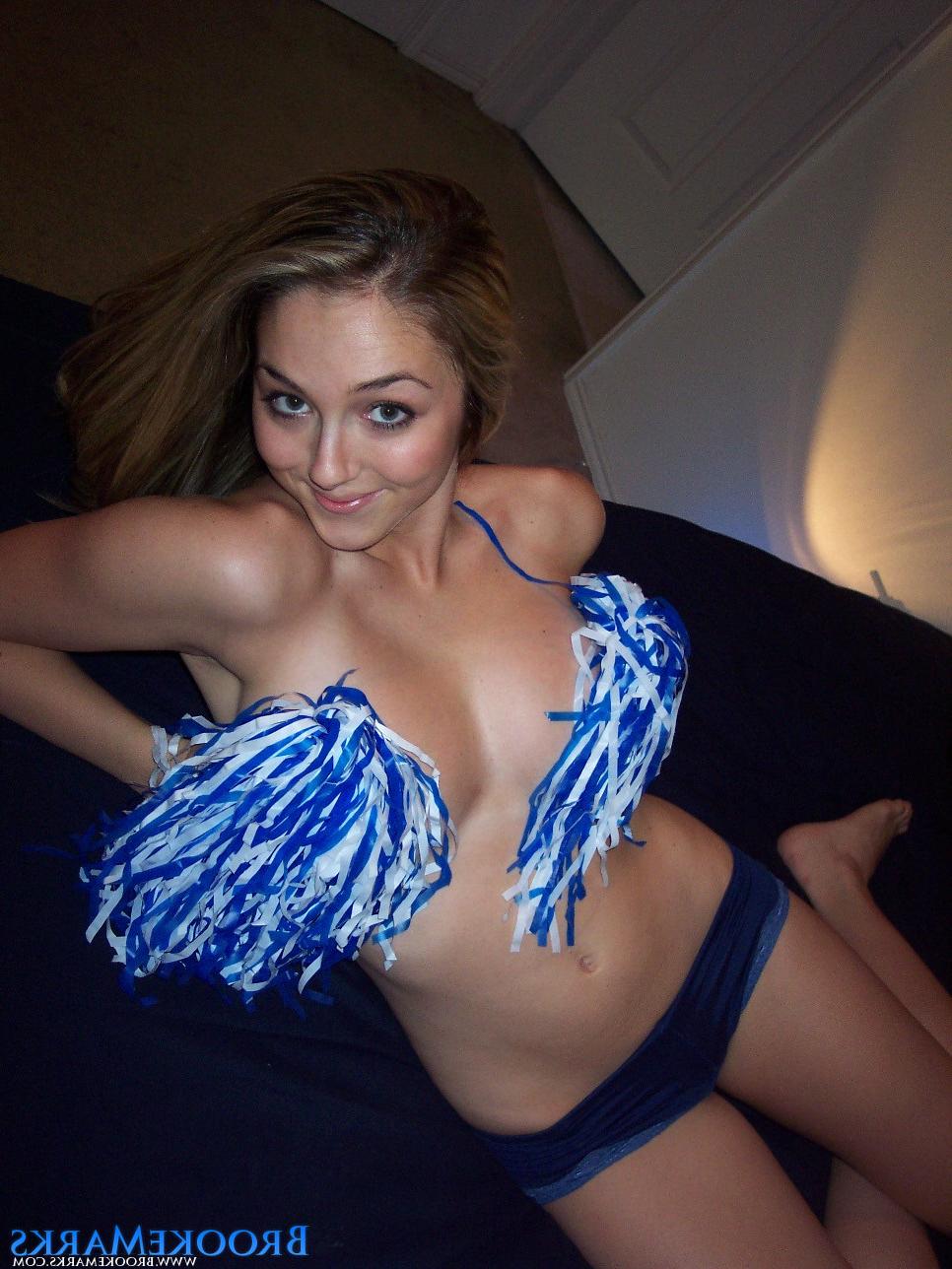 16P Brooke Marks Cheerleader Candid Pics