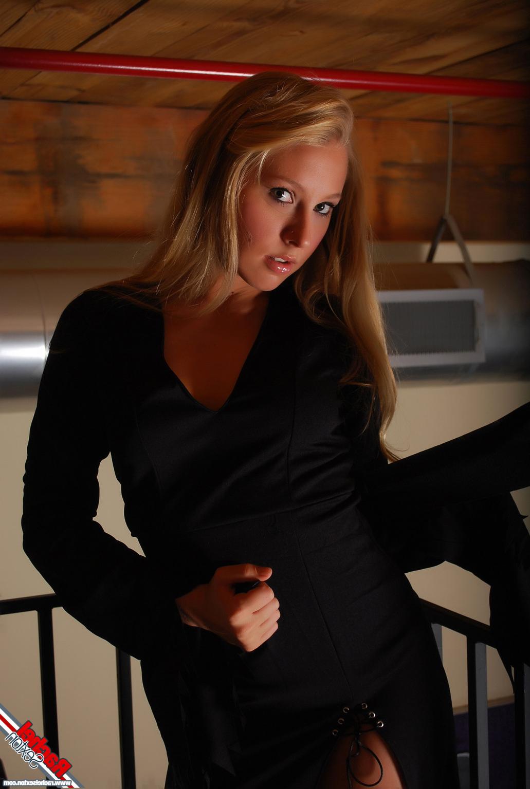 16P Rachel Sexton Blonde Herrin der Nacht