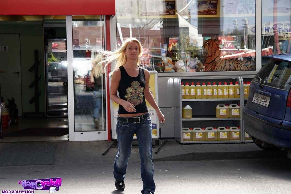 14P Blonde slut sucking a dick and getting fucked in a public bathro
