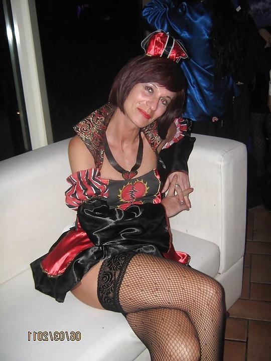 7P Miniskirt Milf