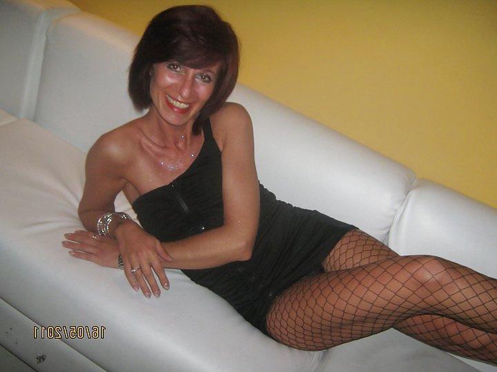 7P Miniskirt Milf