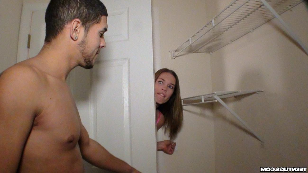12P Teen slut giving handjob in front of big mirror