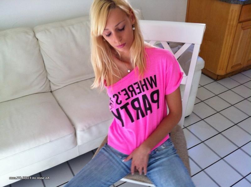 16P Girlfriend cuts her jeans open to get fucked