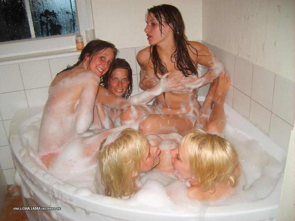 15P Assorted 18 year old lesbian GFs licking pussies