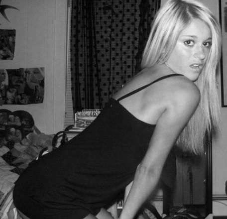 10P Sweet Brittish girl with nice boobs photographs herself by the mirror