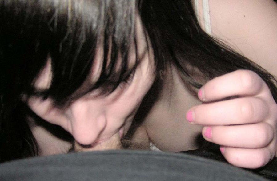 15P Hündinnen geben Blowjob