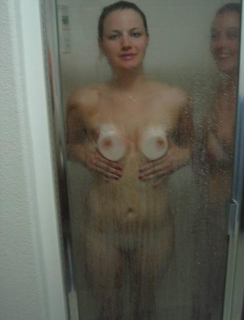 16P Lovely FFM orgy with blonde and brunette bisexual girlfriends
