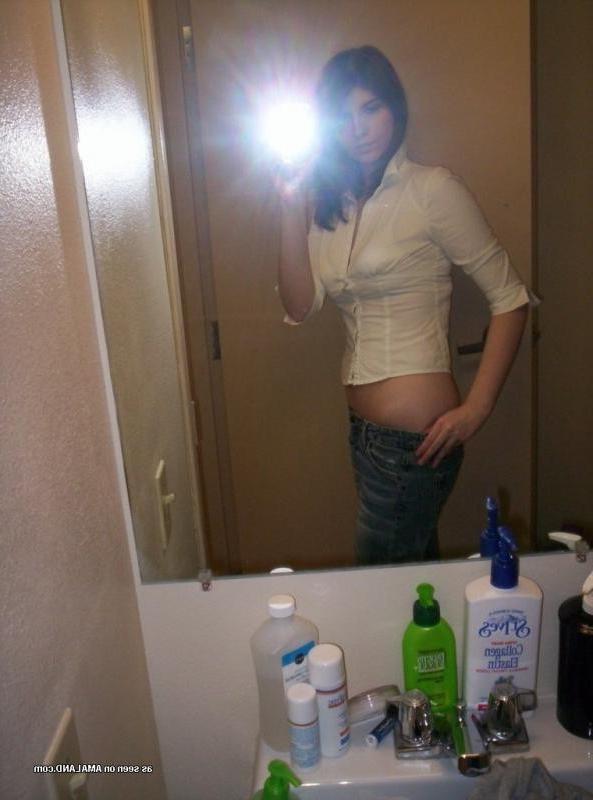 12P Cute GF Amanda selfshooting in the bathroom mirror