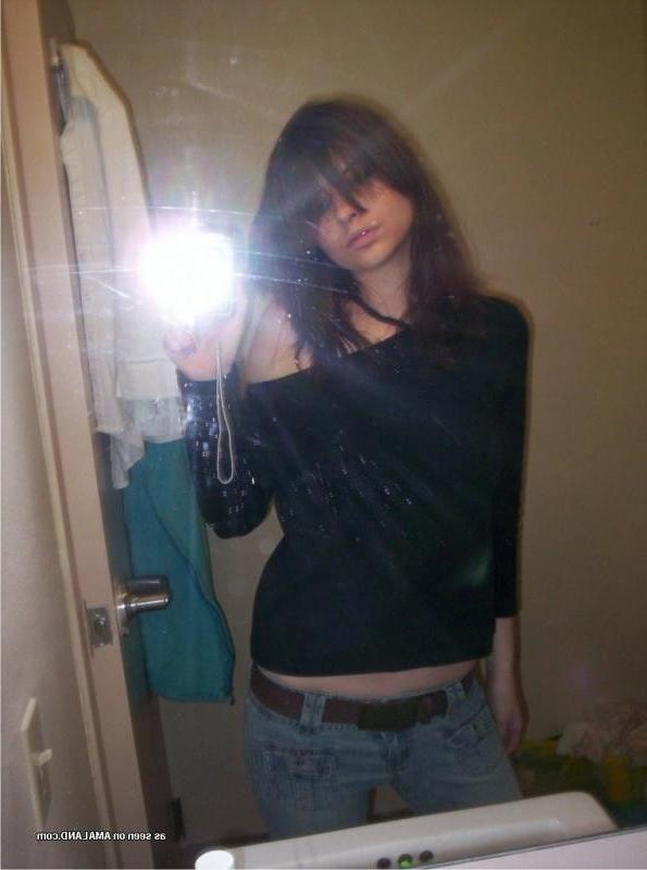 12P Cute GF Amanda selfshooting in the bathroom mirror