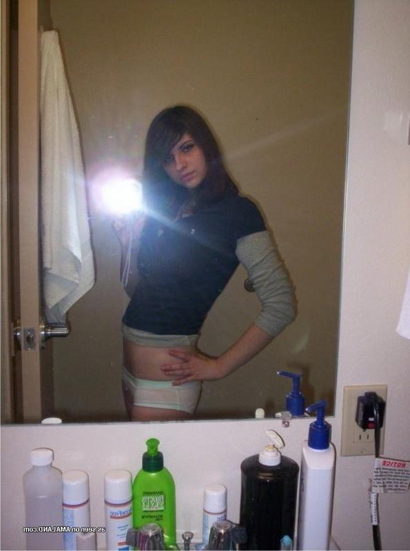 12P Cute GF Amanda selfshooting in the bathroom mirror