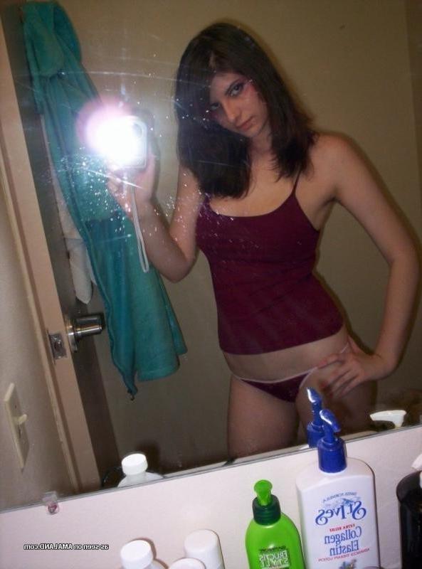 12P Cute GF Amanda selfshooting in the bathroom mirror