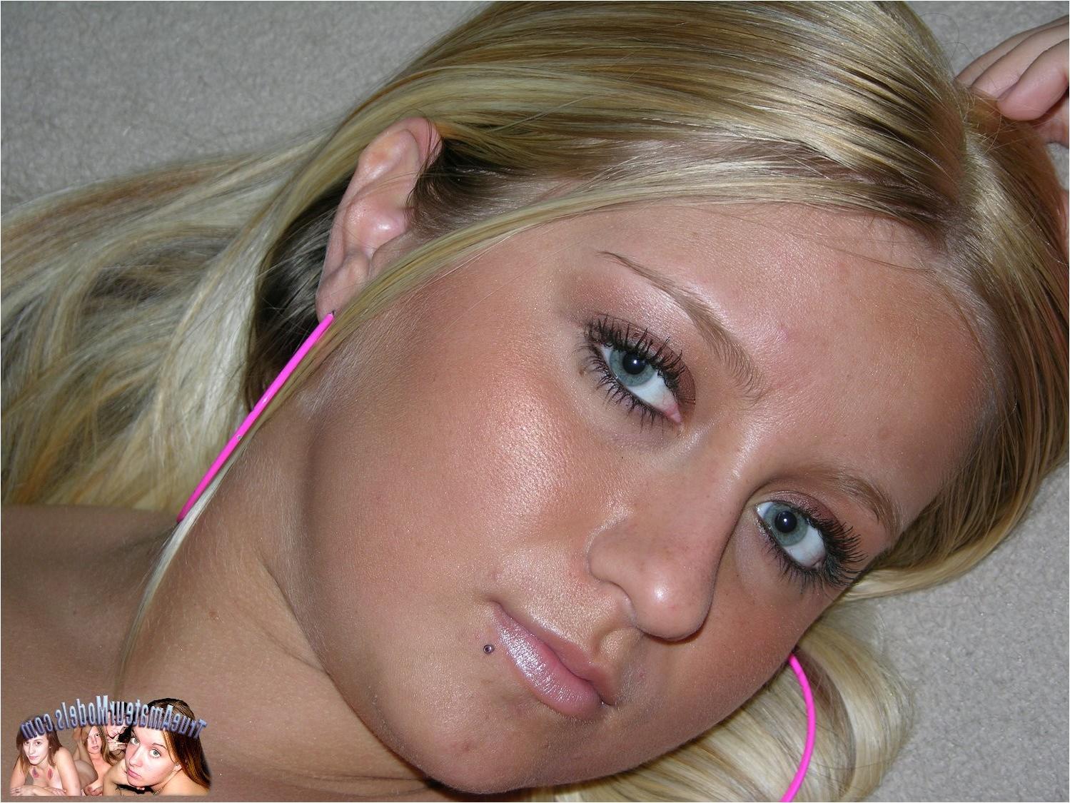 10P Hot Blonde Amateur Babe Strips Off Her Bikini