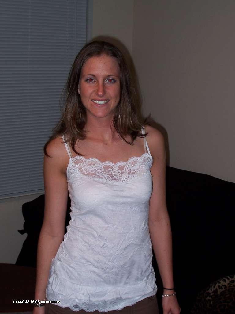 15P Amateur teen video gaming GF drops panties to fuck