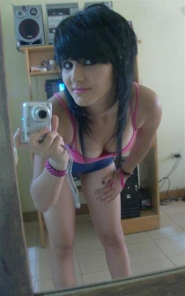 16P Black-haired emo teens posing naked