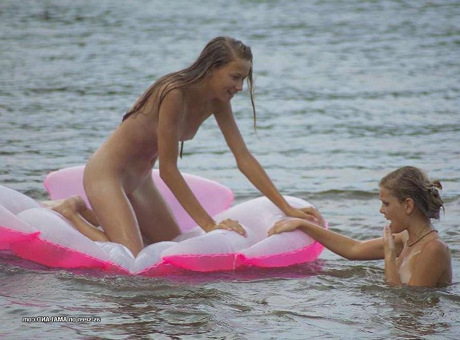 15P Eighteen year old lesbian girlfriends pose outdoors in bikinis