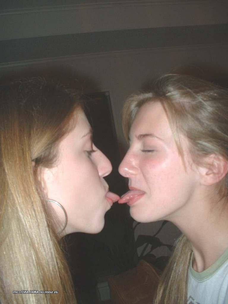 15P Eighteen year old lesbian girlfriends pose outdoors in bikinis