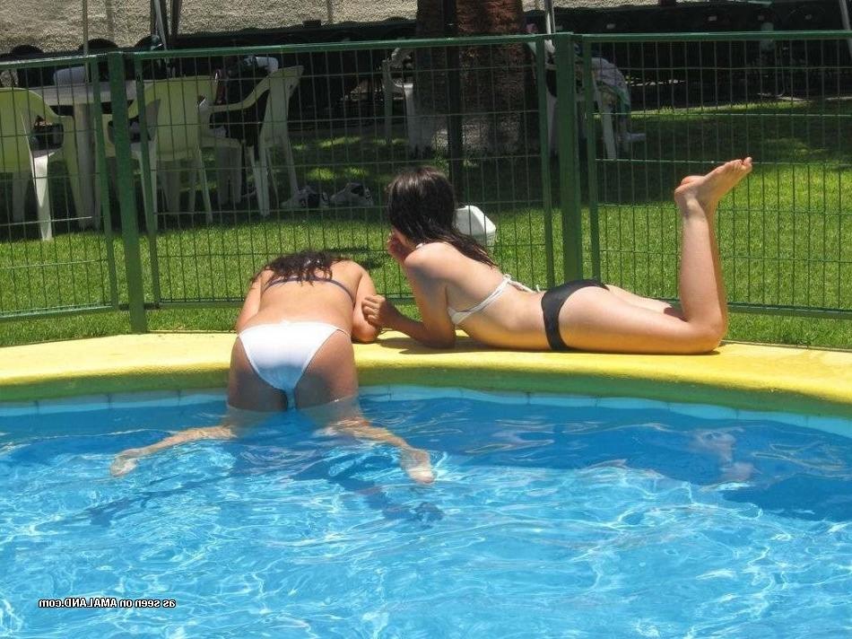 15P Eighteen year old lesbian girlfriends pose outdoors in bikinis